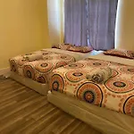 Private Large La Bedroom W Private Half-Bathroom - Ac - Wifi - Private Fridge Near Usc - Exposition Park - Usc Memorial Coliseum - Banc Of California Stadium - Downtown Los Angeles Dtla - University Of Southern California Usc!