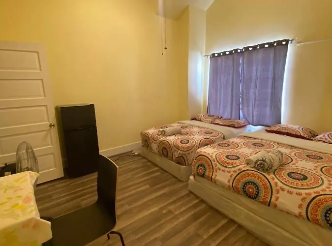 Private Large La Bedroom W Private Half-Bathroom - Ac - Wifi - Private Fridge Near Usc - Exposition Park - Usc Memorial Coliseum - Banc Of California Stadium - Downtown Los Angeles Dtla - University Of Southern California Usc!