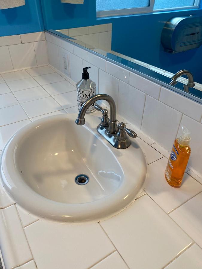 Privatunterkunft Private Large La Bedroom W Private Half-bathroom - Ac - Wifi - Private Fridge Near Usc - Exposition Park - Usc Memorial Coliseum - Banc Of California Stadium - Downtown Dtla - University Of Southern California Usc!