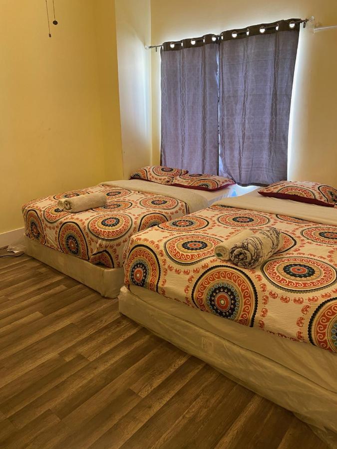 Private Large La Bedroom W Private Half-bathroom - Ac - Wifi - Private Fridge Near Usc - Exposition Park - Usc Memorial Coliseum - Banc Of California Stadium - Downtown Dtla - University Of Southern California Usc! Privatunterkunft Los Angeles