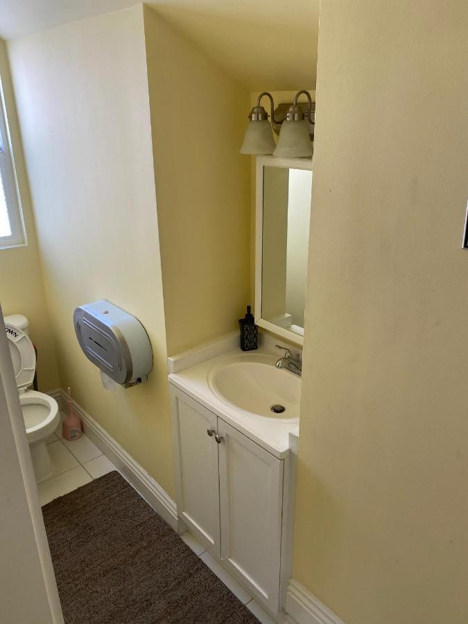 Private Large La Bedroom W Private Half-bathroom - Ac - Wifi - Private Fridge Near Usc - Exposition Park - Usc Memorial Coliseum - Banc Of California Stadium - Downtown Dtla - University Of Southern California Usc! Privatunterkunft *